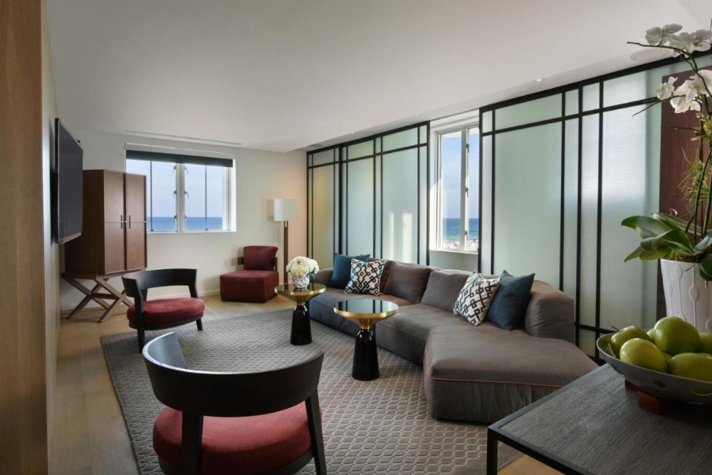 Victoria Penthouse Suite