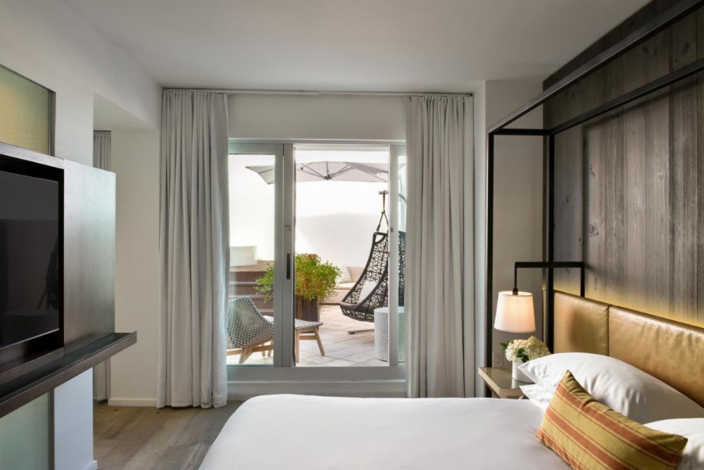 Victor Penthouse Suite